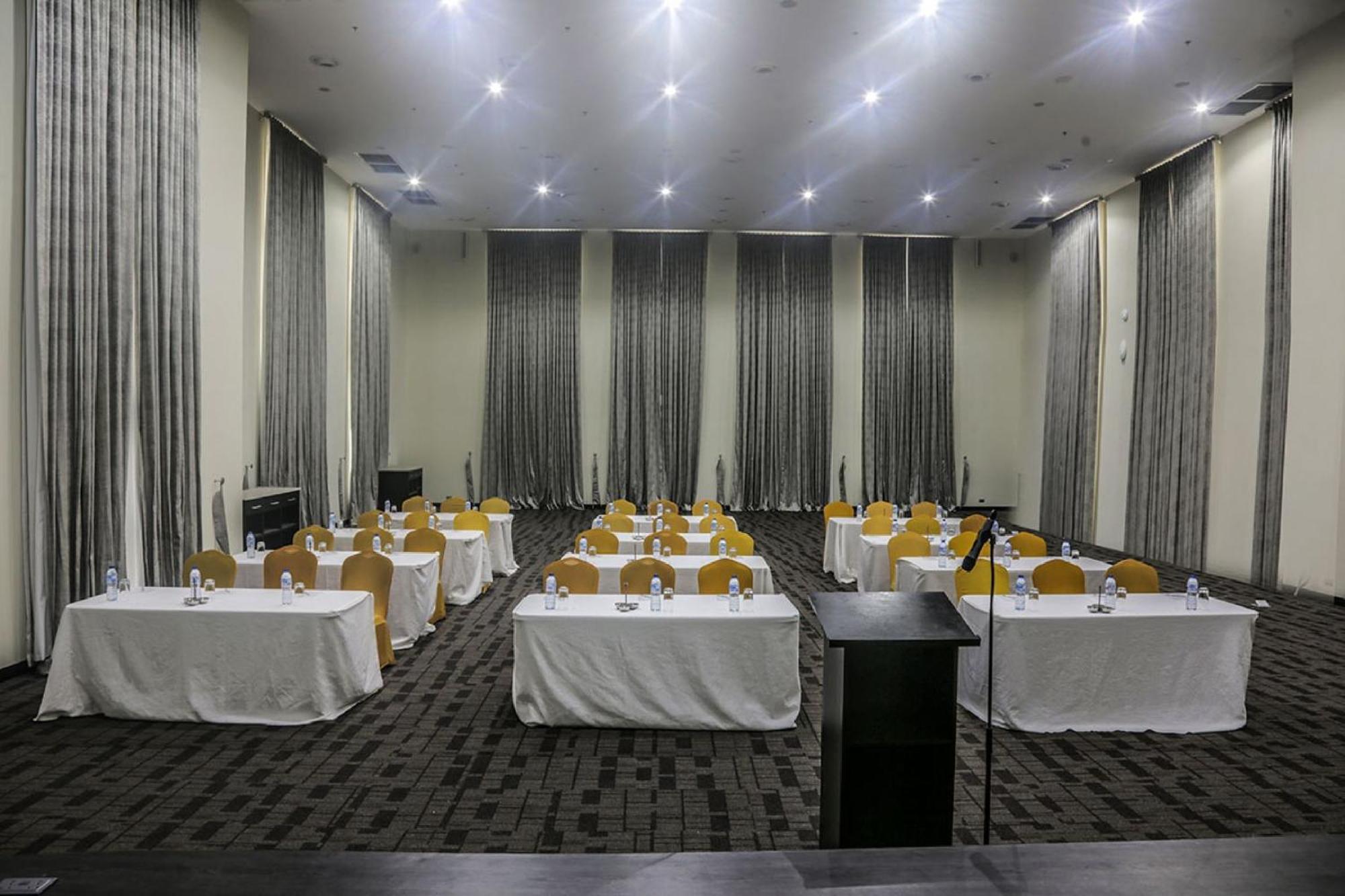 Room In Lodge - The Providence Hotel By Mantis Ikeja Εξωτερικό φωτογραφία